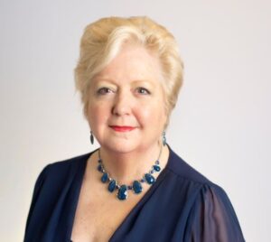 Sandra R Turner
